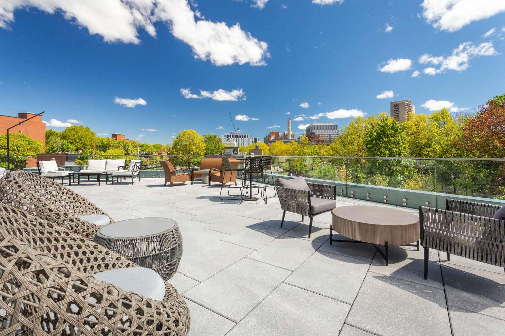 Hilton Garden Inn Boston Brookline, Ma Exteriör bild